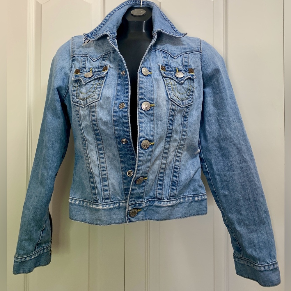 Distressed light wash Sz S Denim Jean Jacket True Religion Snaps Chest Pockets